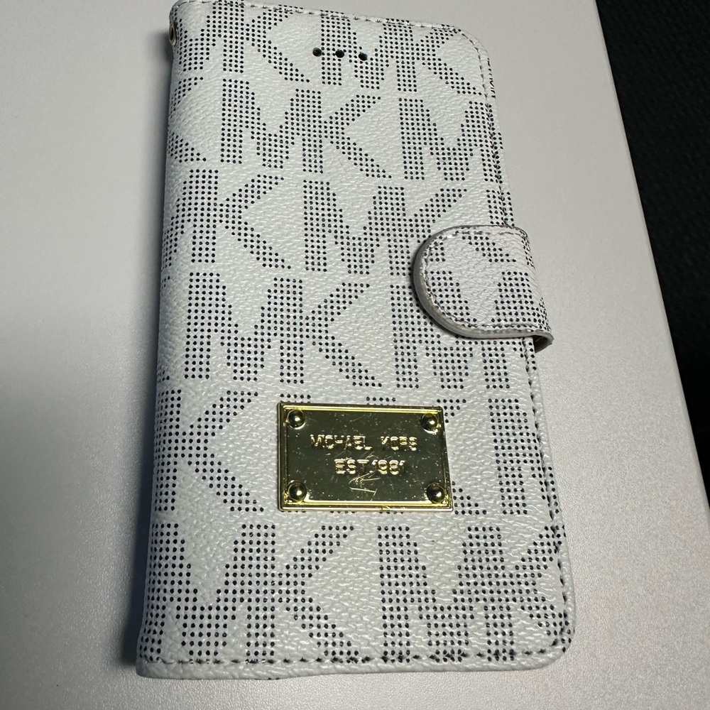 Michael Kors phone/wallet case